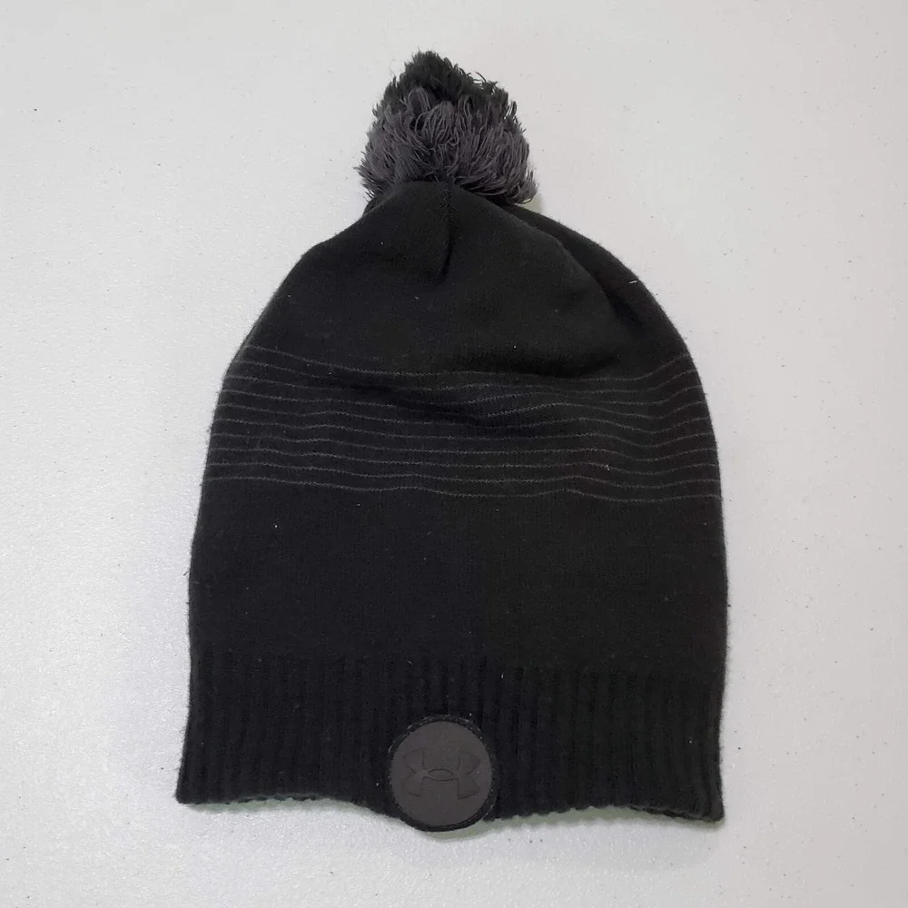Under Armour Men‎ Hat One Size Black Striped Beanie Logo Halftime Fleece Pom